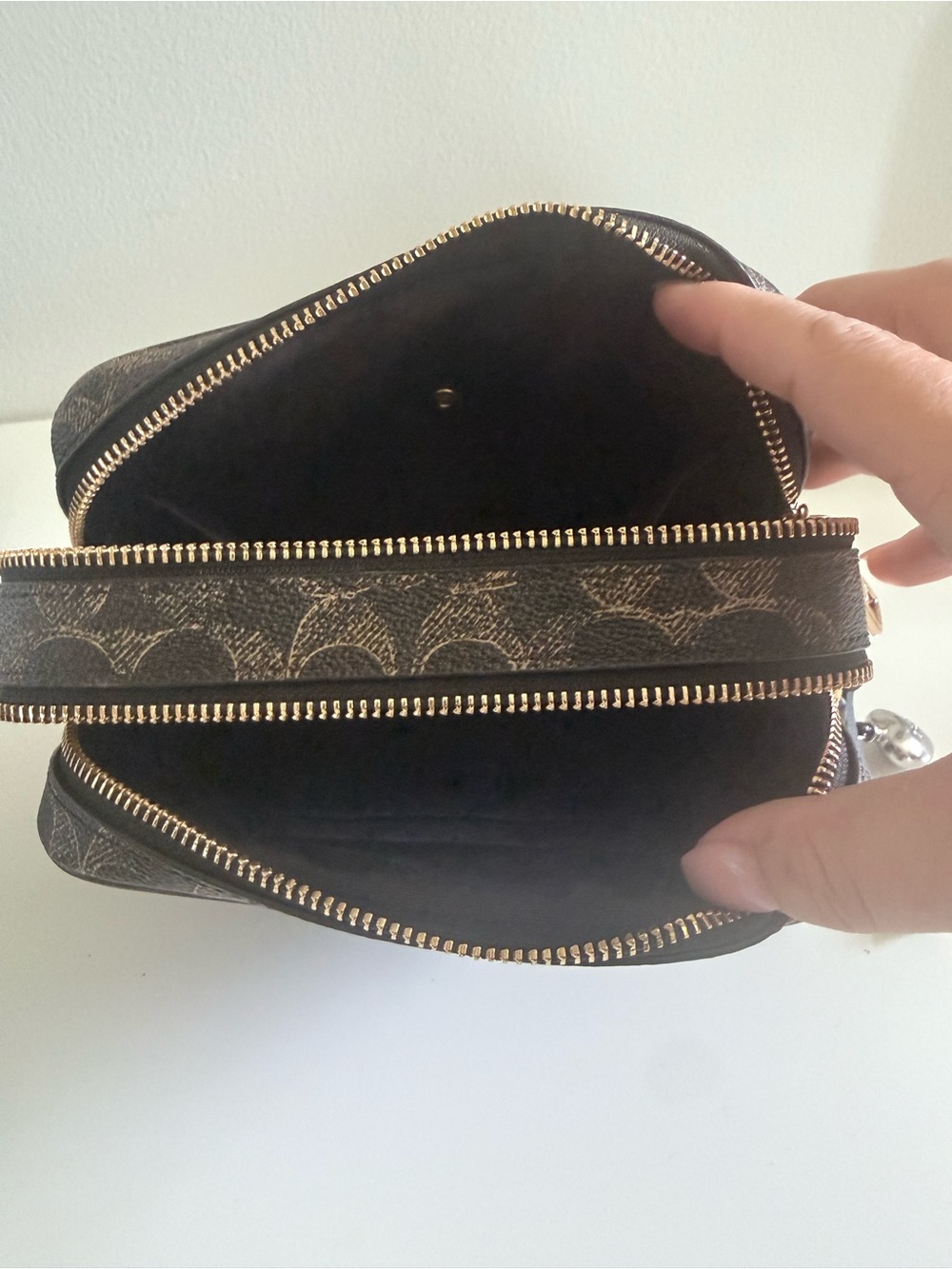 Coach Signature mini Carey Crossbody Bag - Picture 4 of 7